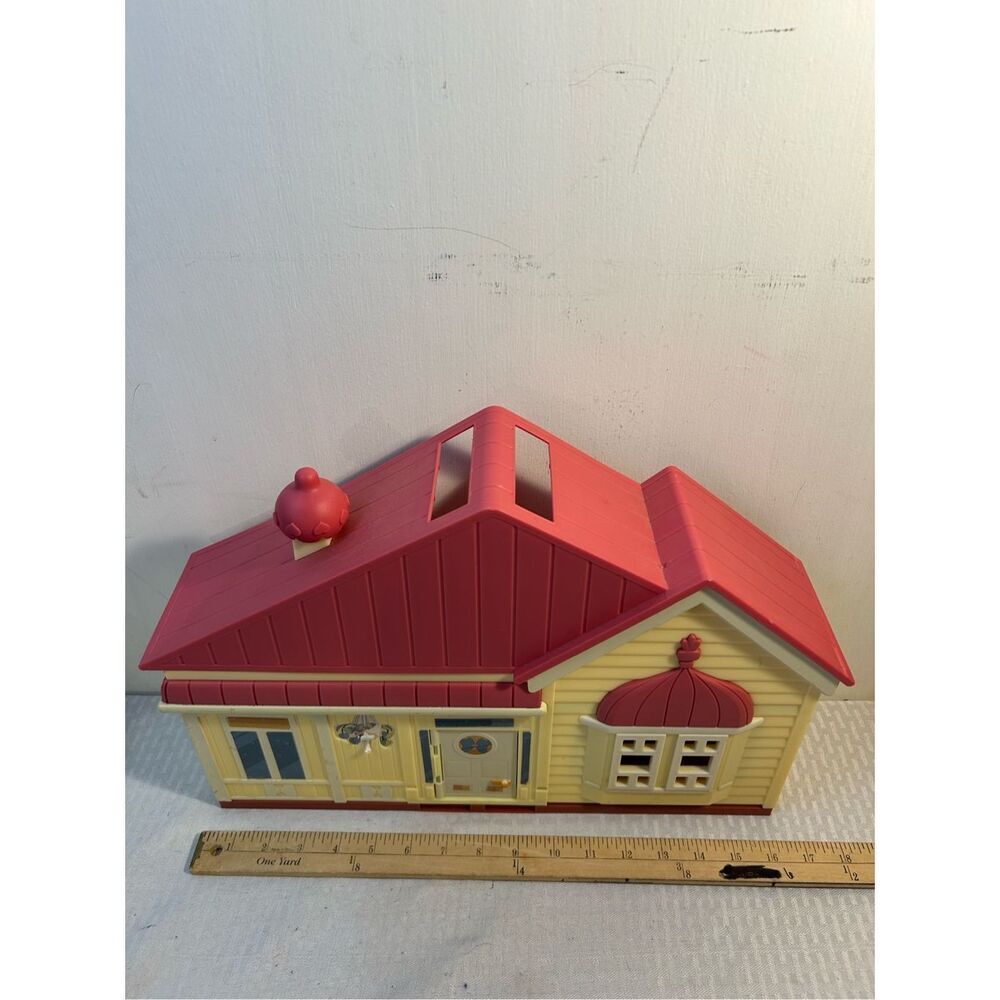 Bluey 2018 house‎ 16x12x4